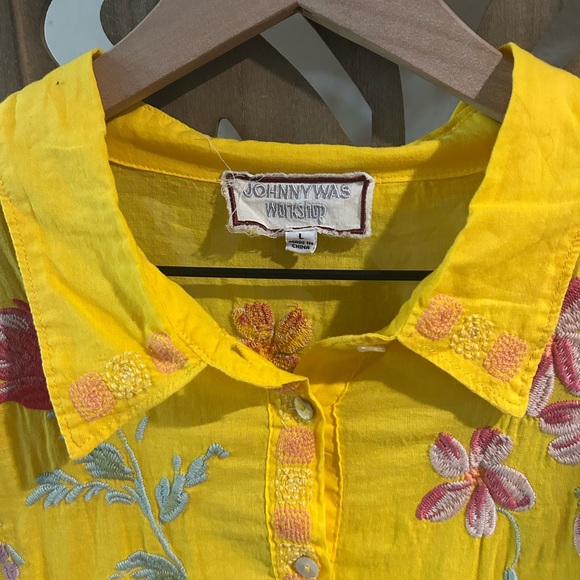 Johnny Was Evangeline Yellow Botton Down Emroidered Puss Sleeve Top - Picture 5 of 9